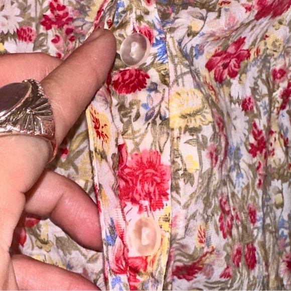 (Coldwater Creek) PM Floral Button-Down - Picture 5 of 7